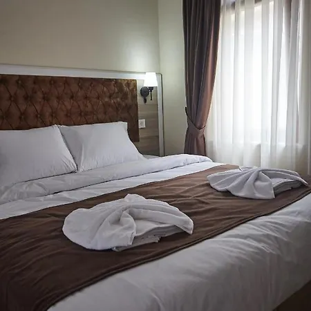 Luna Taksim 3*