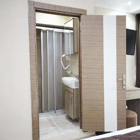 Luna Taksim Aparthotel 3*