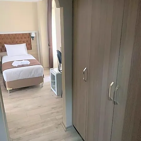 Luna Taksim 3*