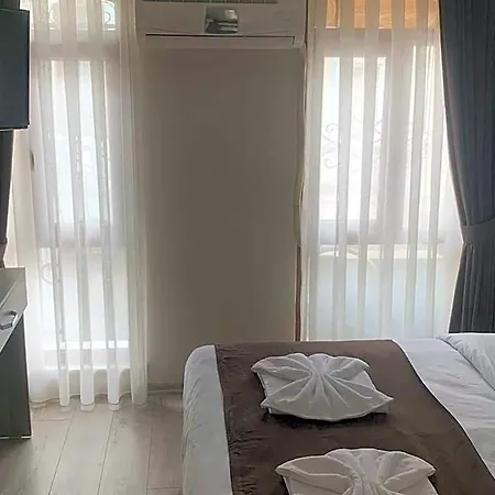 Apart-hotel Luna Taksim 3*